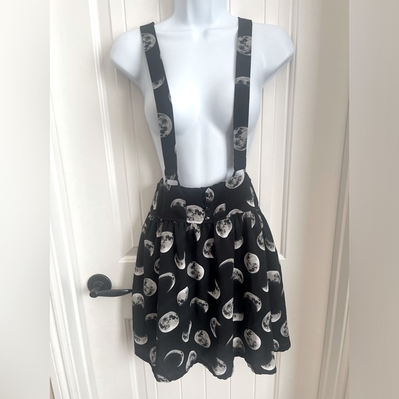 Hot Topic Moon Phase Suspender Skirt w/Wide Waistband & Fabric Buttons, Small - Picture 3 of 9